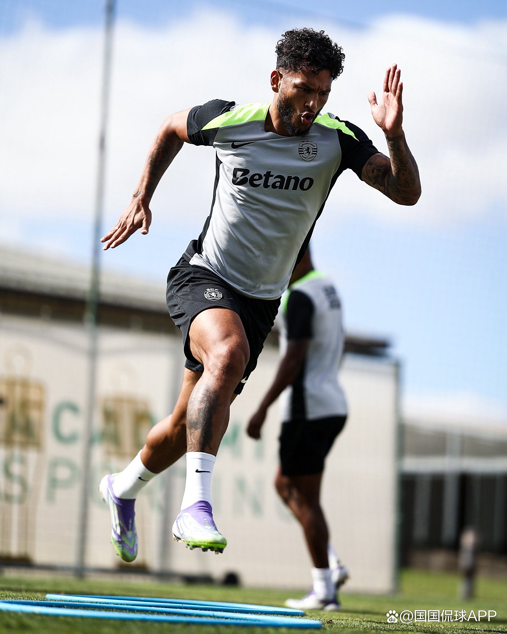 波尔图冲刺阶段远射贴柱,志在葡超名次提升,管理层满意,纪律约束更严格的简单介绍 波尔图冲刺阶段远射贴柱,志在葡超名次提升,管理层满意,纪律约束更严格的简单介绍