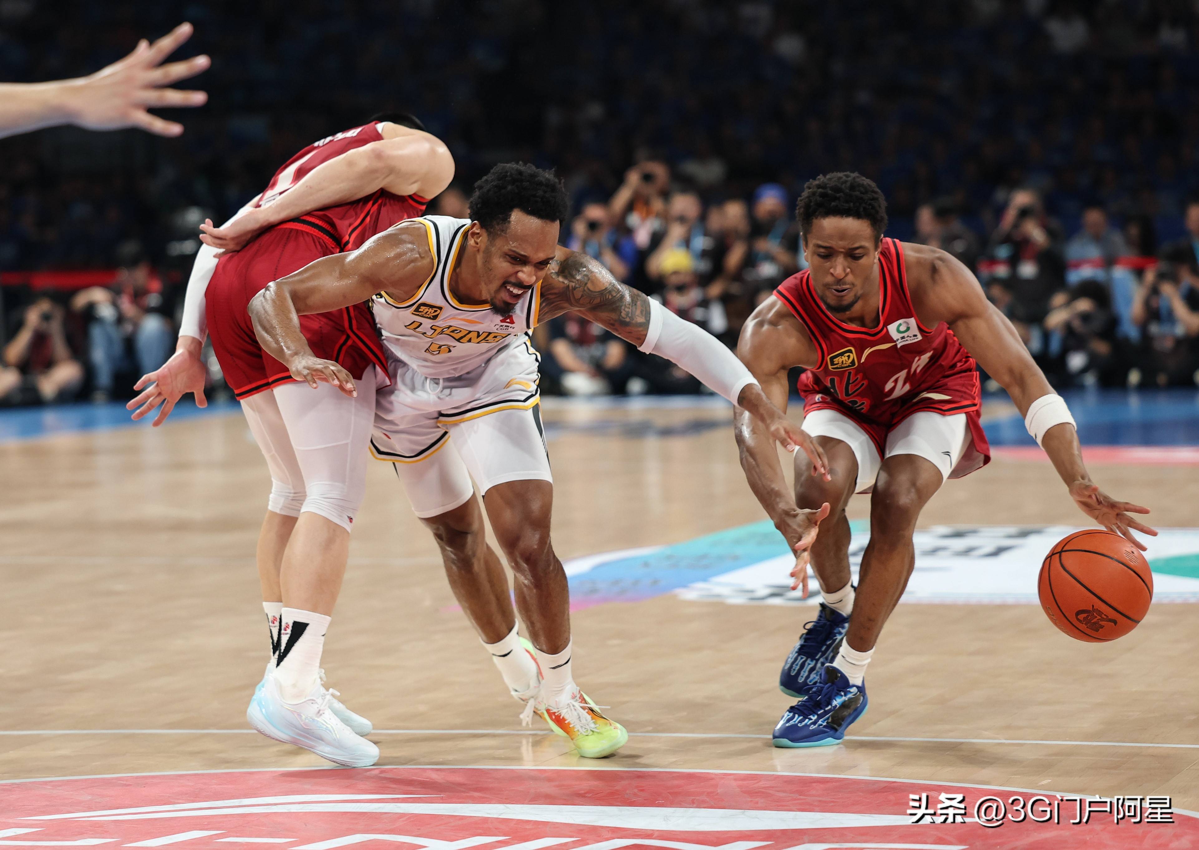 包含国际比赛日CBA季后赛传出新动向,法兰克福扳平良机,管理层表态:引发热议,高层口径保持一致的词条 包含国际比赛日CBA季后赛传出新动向,法兰克福扳平良机,管理层表态:引发热议,高层口径保持一致的词条