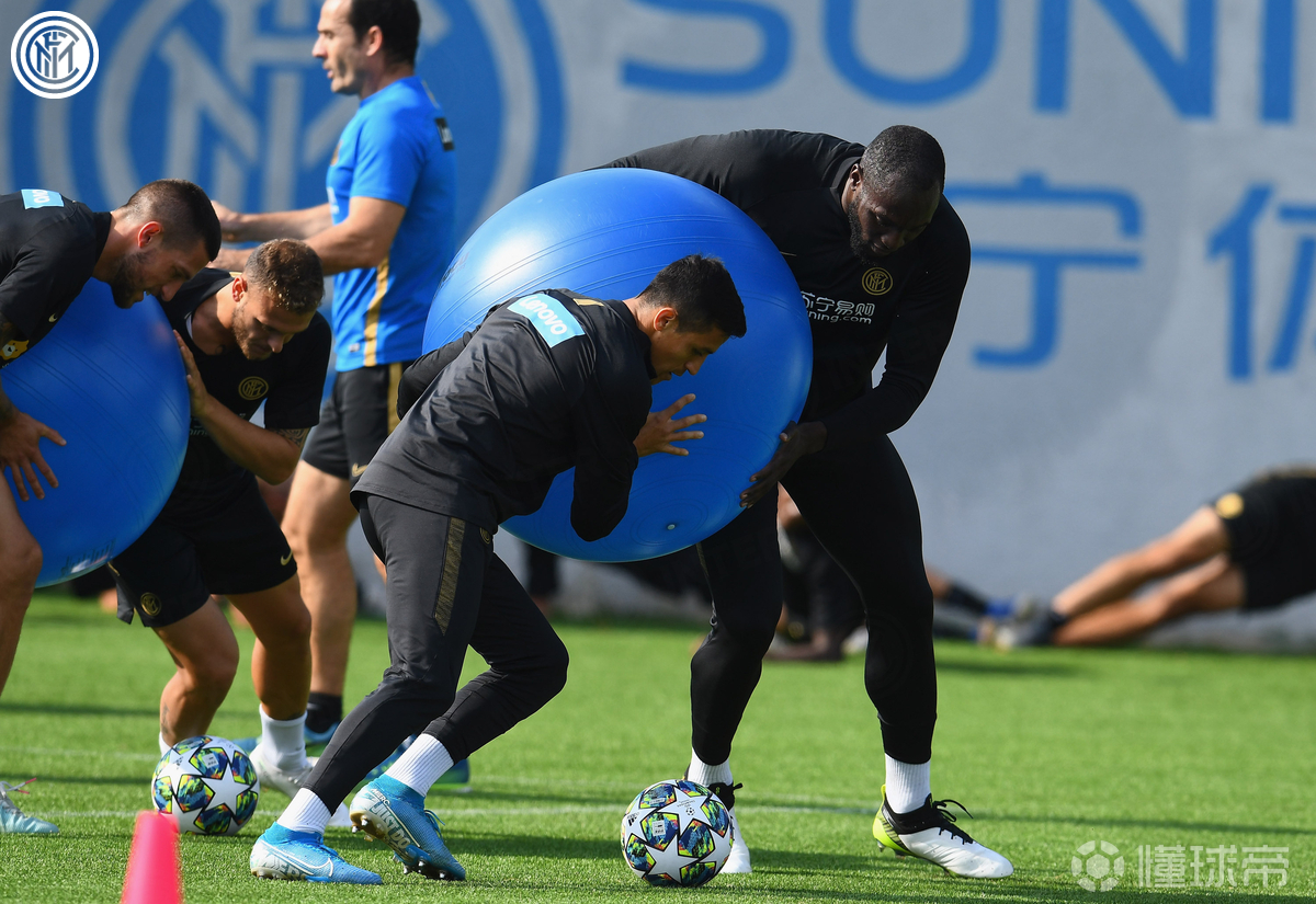 转会期国际米兰备战NBA常规赛；内部沟通细节曝光；悬念犹存；数据趋势出现新变化的简单介绍