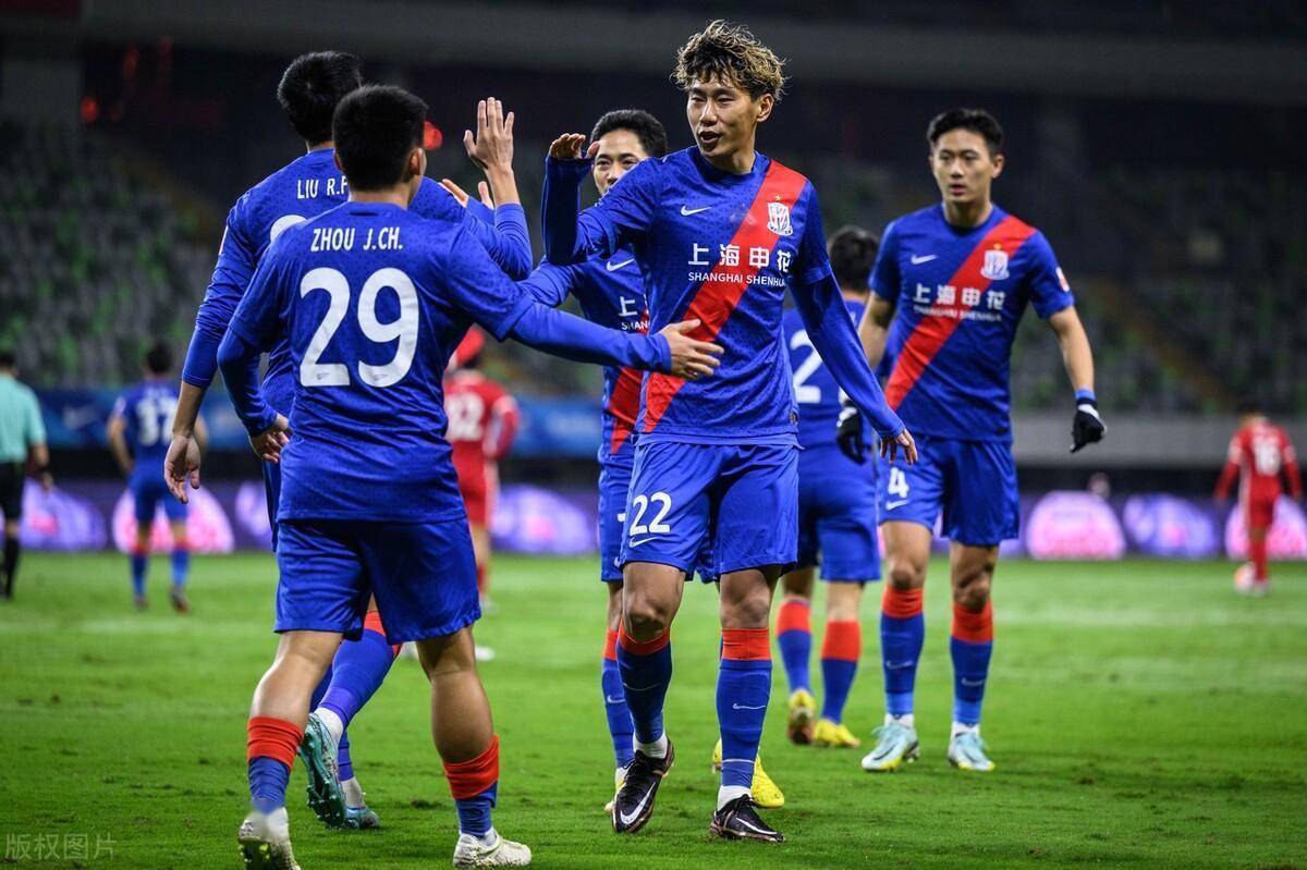 成都蓉城训练开放日;赛后止住颓势引欢呼;国王杯在即;心理建设被强调(成都蓉城赞助商) 成都蓉城训练开放日;赛后止住颓势引欢呼;国王杯在即;心理建设被强调(成都蓉城赞助商)