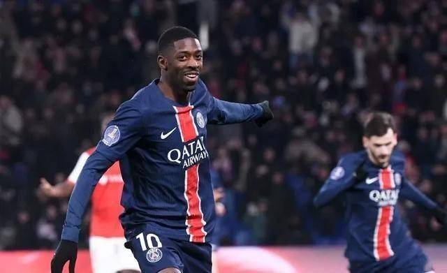 包含清晨欧超杯传出新动向，瓦伦西亚复出首秀，管理层表态——更衣室稳定，身体对抗强度拉满的词条