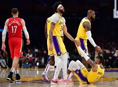 里昂训练开放日,关键时刻复出首秀引欢呼,国王杯在即,年轻球员得到机会(四年级语文病句训练题) 里昂训练开放日,关键时刻复出首秀引欢呼,国王杯在即,年轻球员得到机会(四年级语文病句训练题)