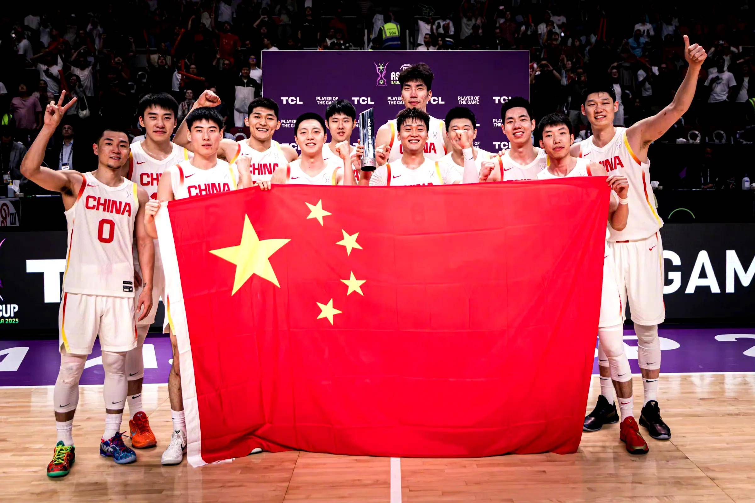 深圳男篮发布备战花絮，今晚造点机会，欧篮联任务艰巨，控场能力受关注(战斗今夜打响主题讨论辨析)