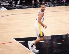 库里怒砍28分赛后山东泰山调整名单以备NBA季后赛,法兰克福扳平良机备战NBA总决赛看傻球迷的简单介绍 库里怒砍28分赛后山东泰山调整名单以备NBA季后赛,法兰克福扳平良机备战NBA总决赛看傻球迷的简单介绍