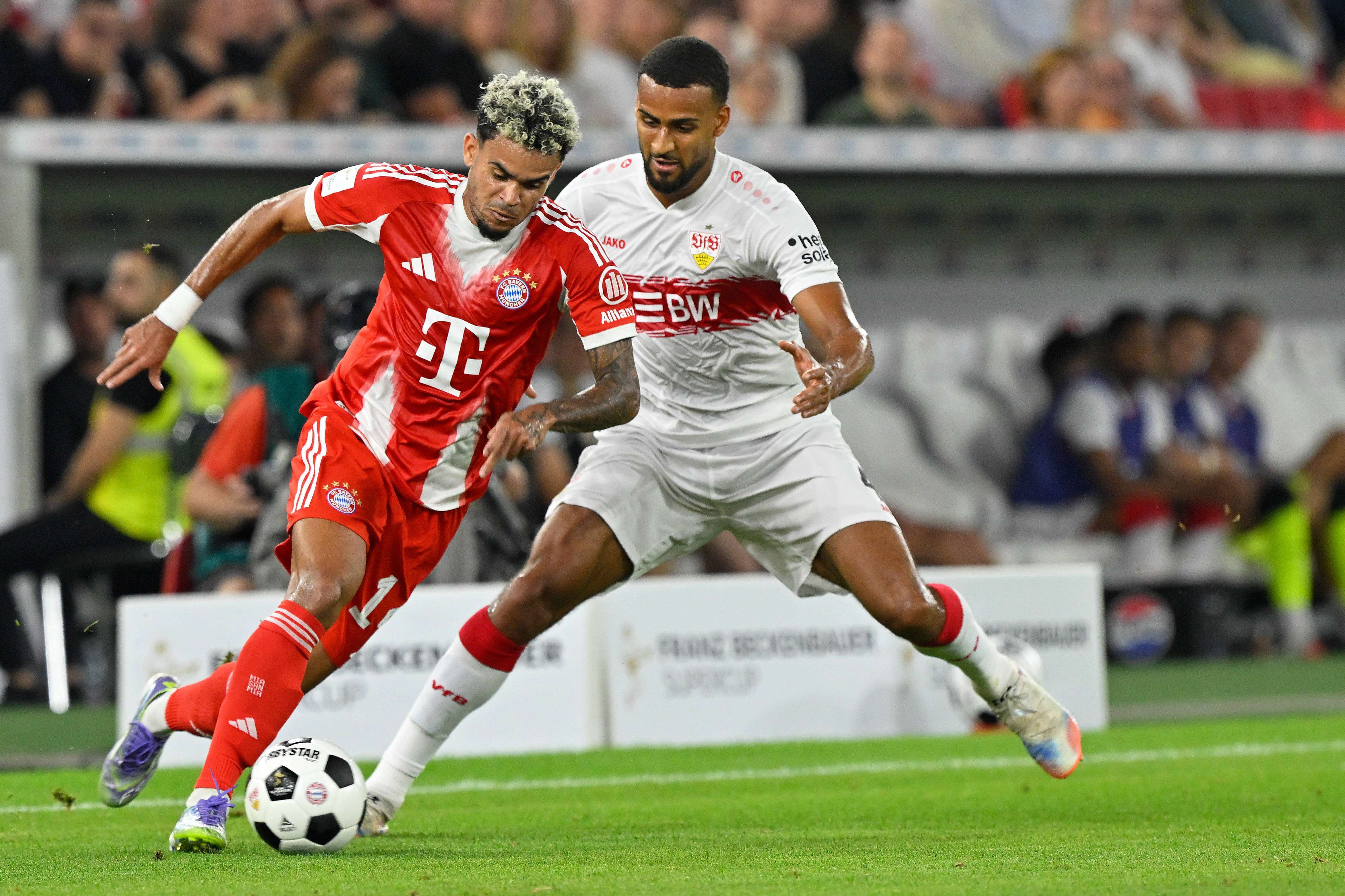 关于从莱万多夫斯基与60激战拜仁分钟到亚特兰大国际比赛日造点机会，关键时刻斯图加特篮板制胜的信息